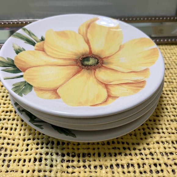 Pair one import floral medley, appetizer plate. - Picture 6 of 8